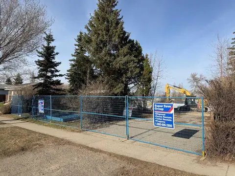 7216 Elbow Drive SW photo 2