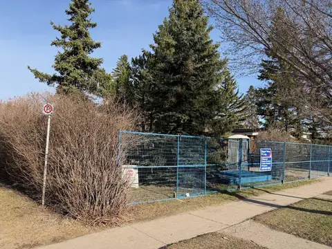 7216 Elbow Drive SW photo 3