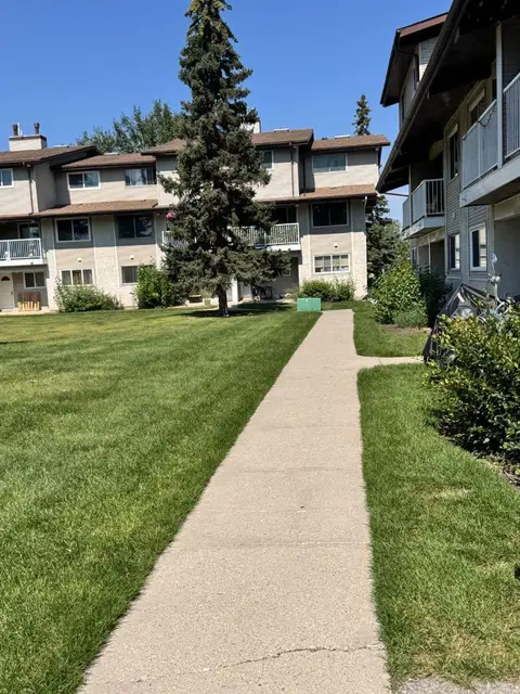 1111, 200 BROOKPARK Drive SW photo 2