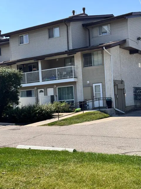 1111, 200 BROOKPARK Drive SW photo 3