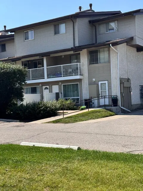 1111, 200 BROOKPARK Drive SW photo 4