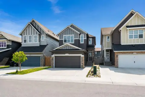 243 Savanna Lane NE photo 2