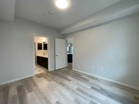 2304, 42 Cranbrook Gardens SE photo 10