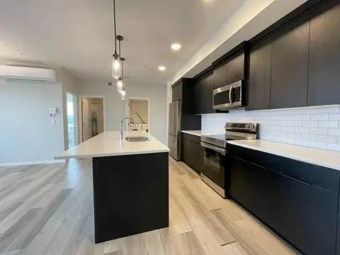 2304, 42 Cranbrook Gardens SE photo 4