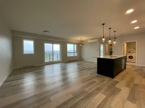 2304, 42 Cranbrook Gardens SE photo 7