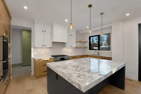 3511 34 Avenue SW photo 6