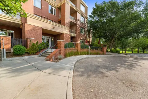 3113, 24 Hemlock Crescent SW photo 4