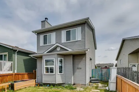 104 Falmere Way NE photo 2
