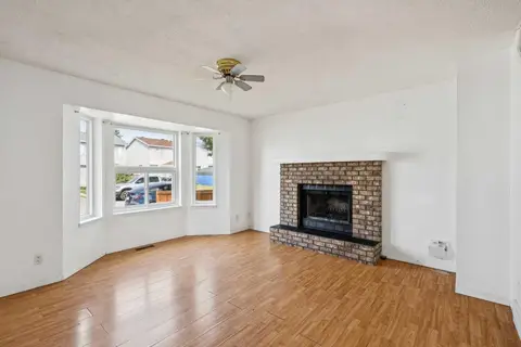 104 Falmere Way NE photo 3