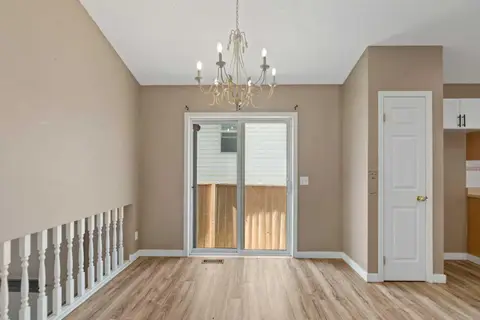 139 Los Alamos Place NE photo 10