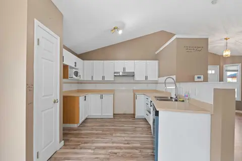 139 Los Alamos Place NE photo 11
