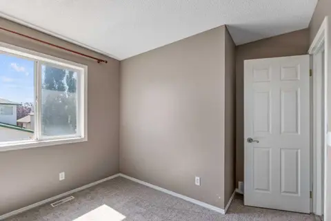 139 Los Alamos Place NE photo 17