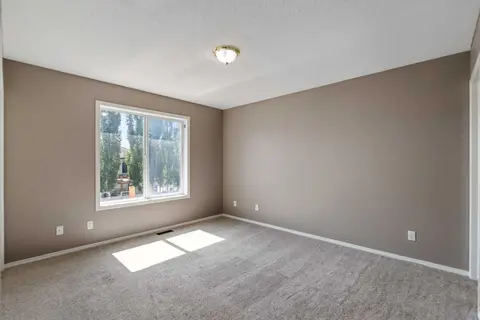 139 Los Alamos Place NE photo 18