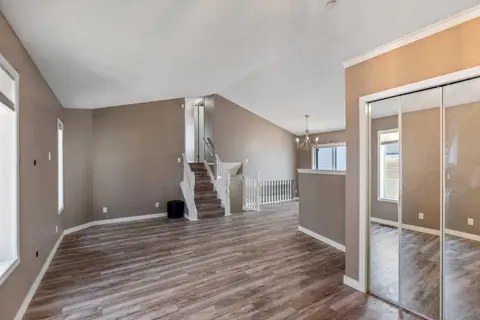 139 Los Alamos Place NE photo 6