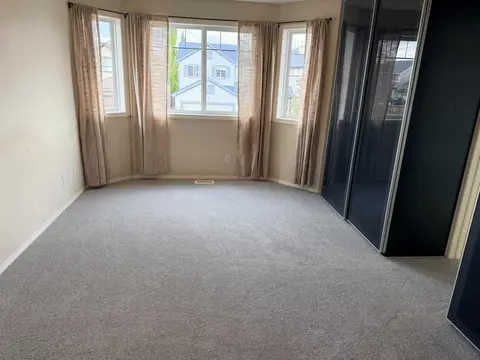61 Everwoods Close SW photo 12