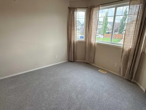 61 Everwoods Close SW photo 14