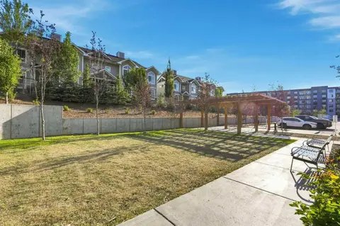 3218, 60 Skyview Ranch Road NE photo 2
