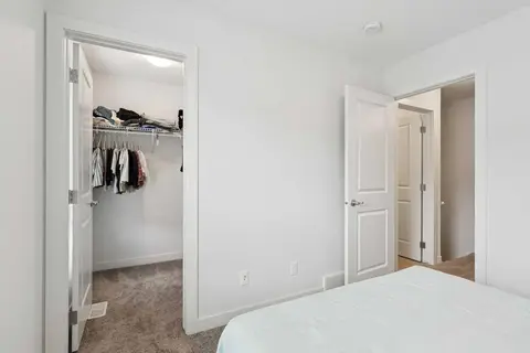 108, 11 Evanscrest Mews NW photo 23