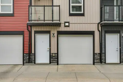 108, 11 Evanscrest Mews NW photo 27