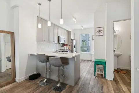 108, 11 Evanscrest Mews NW photo 3