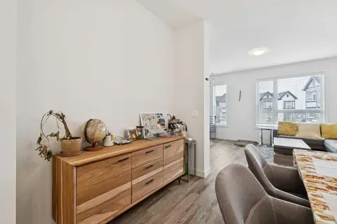 108, 11 Evanscrest Mews NW photo 8