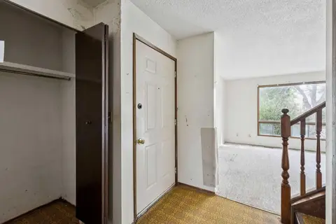 19 Whitehill Gate NE photo 2