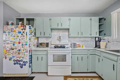 1219 68 Street NE photo 12