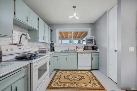 1219 68 Street NE photo 13