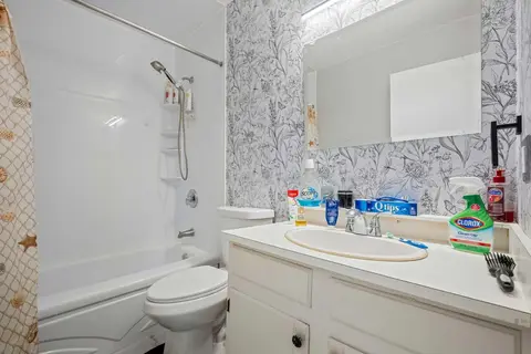 1219 68 Street NE photo 23