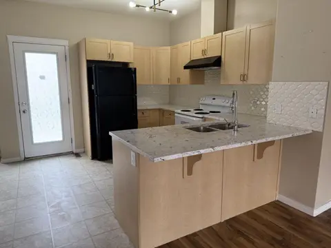 204, 111 Tarawood Lane NE photo 5