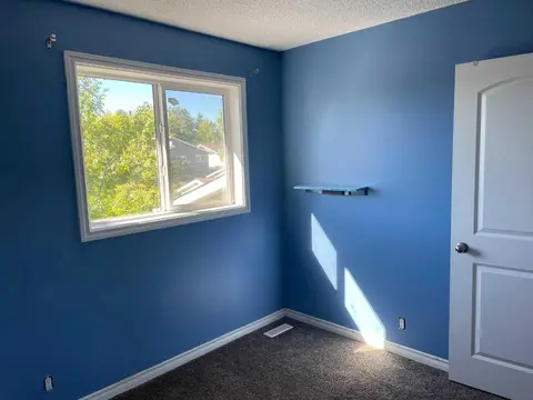 3315 56 Street NE photo 12
