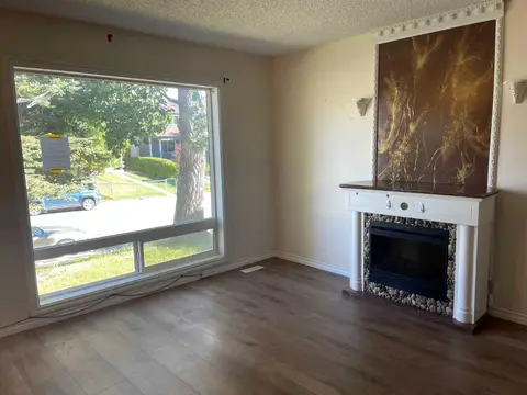 3315 56 Street NE photo 4