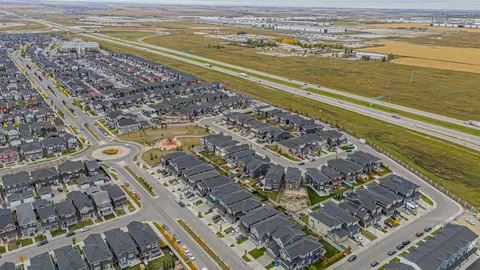 83 Red Sky Gardens NE photo 38