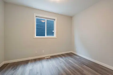 83 Red Sky Gardens NE photo 5
