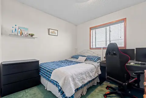 92 Del Ray Close NE photo 18
