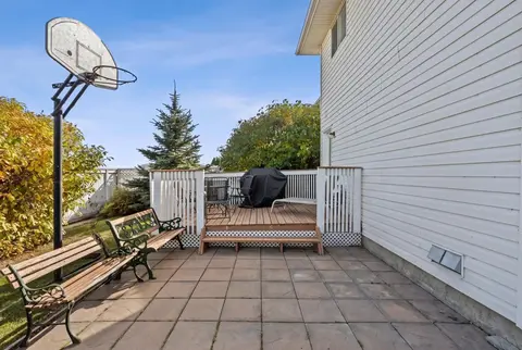 92 Del Ray Close NE photo 22