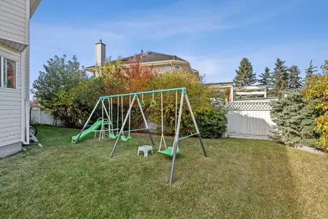 92 Del Ray Close NE photo 23
