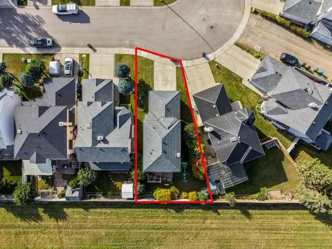 92 Del Ray Close NE photo 25