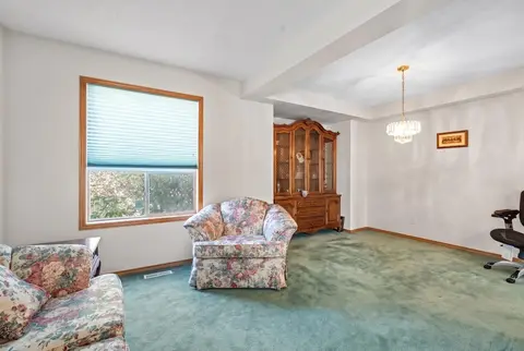 92 Del Ray Close NE photo 5