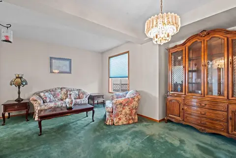 92 Del Ray Close NE photo 6