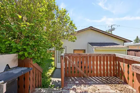 4739 Rundlewood Road NE photo 2