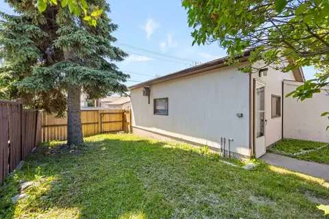 4739 Rundlewood Road NE photo 6