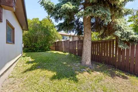 4739 Rundlewood Road NE photo 7