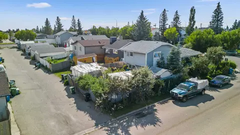 16 Tararidge Drive NE photo 5