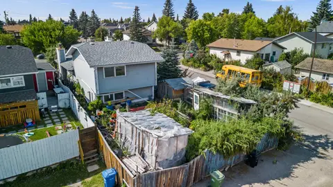 16 Tararidge Drive NE photo 6