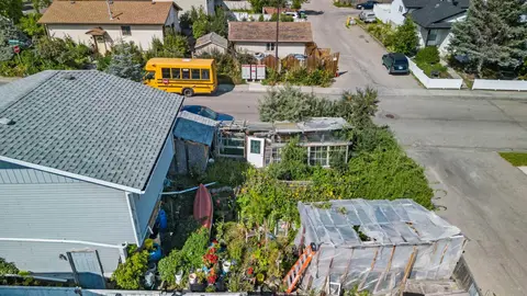 16 Tararidge Drive NE photo 9