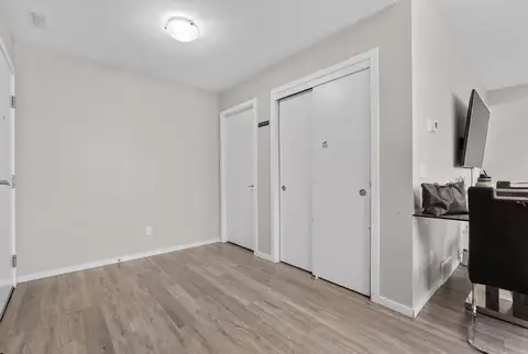 202, 135 Redstone Walk NE photo 4