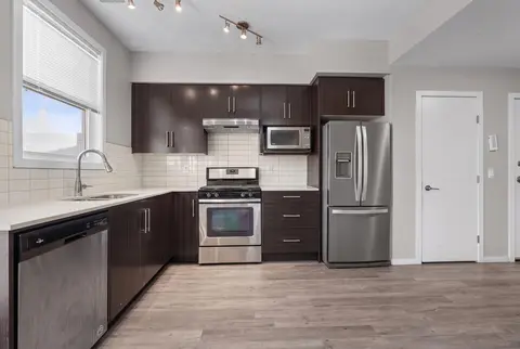 202, 135 Redstone Walk NE photo 5