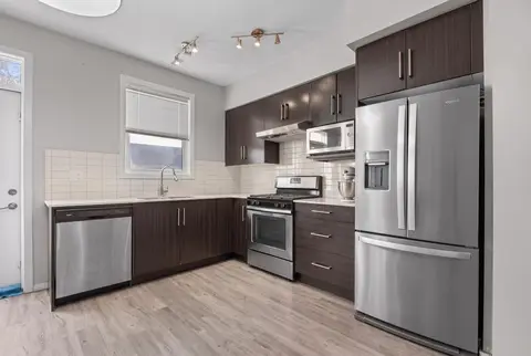 202, 135 Redstone Walk NE photo 6