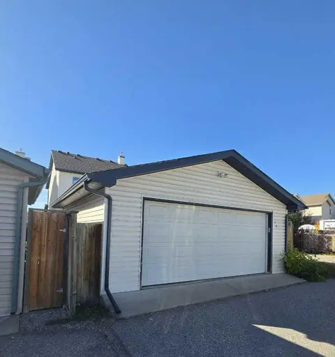 14 Bridlewood Manor SW photo 2